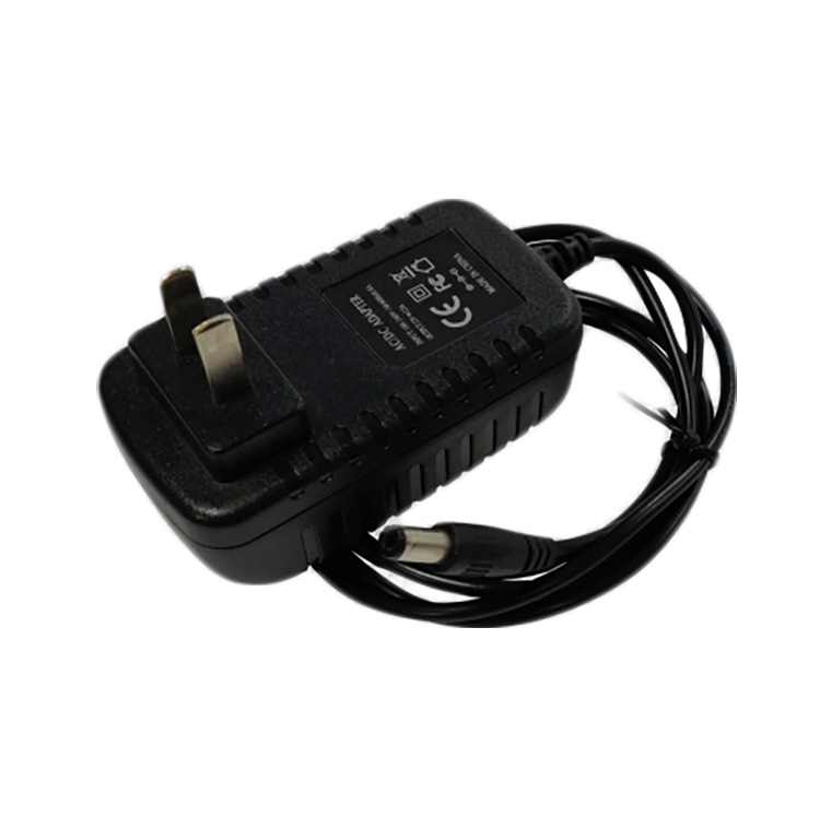 Adaptor Daya Universal 12V 2A